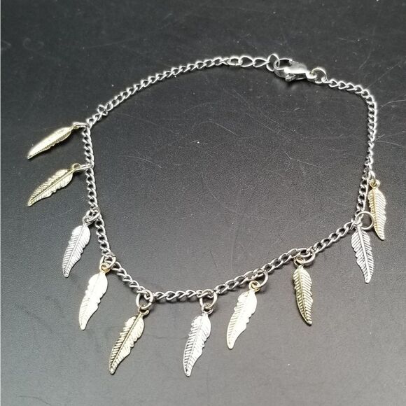 Boho dangle feather bracelet B737 - Picture 1 of 3